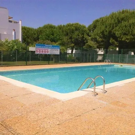 Appartement Avec Terrasse Ensoleillée, Piscines, Parking Privé, à 500m De La - Fr-1-307-133